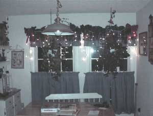 Breakfast nook lights