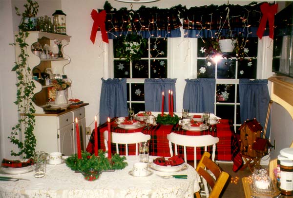 The breakfast nook really looked nice.